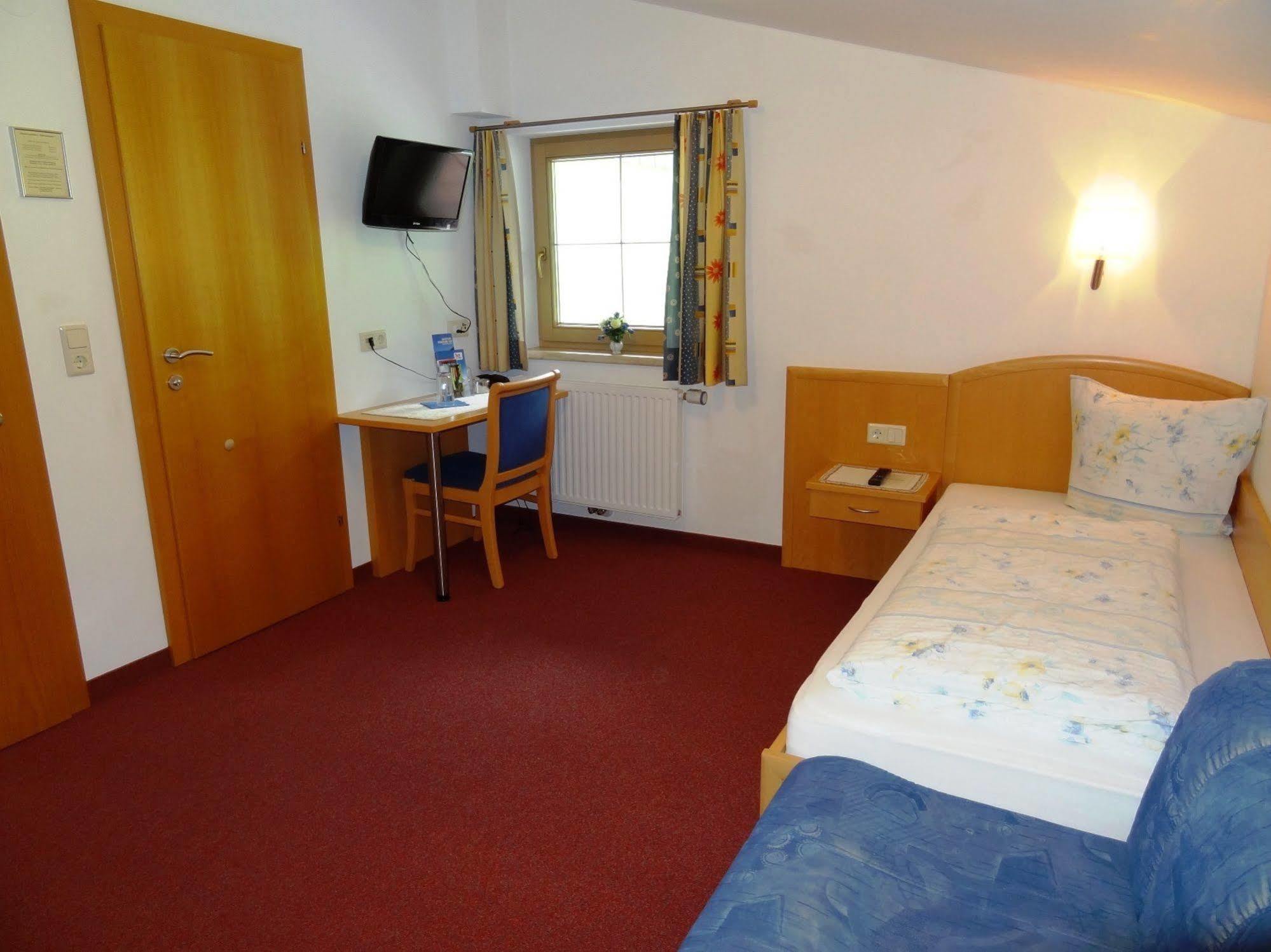 Hotel Haus Windegg Tux Esterno foto