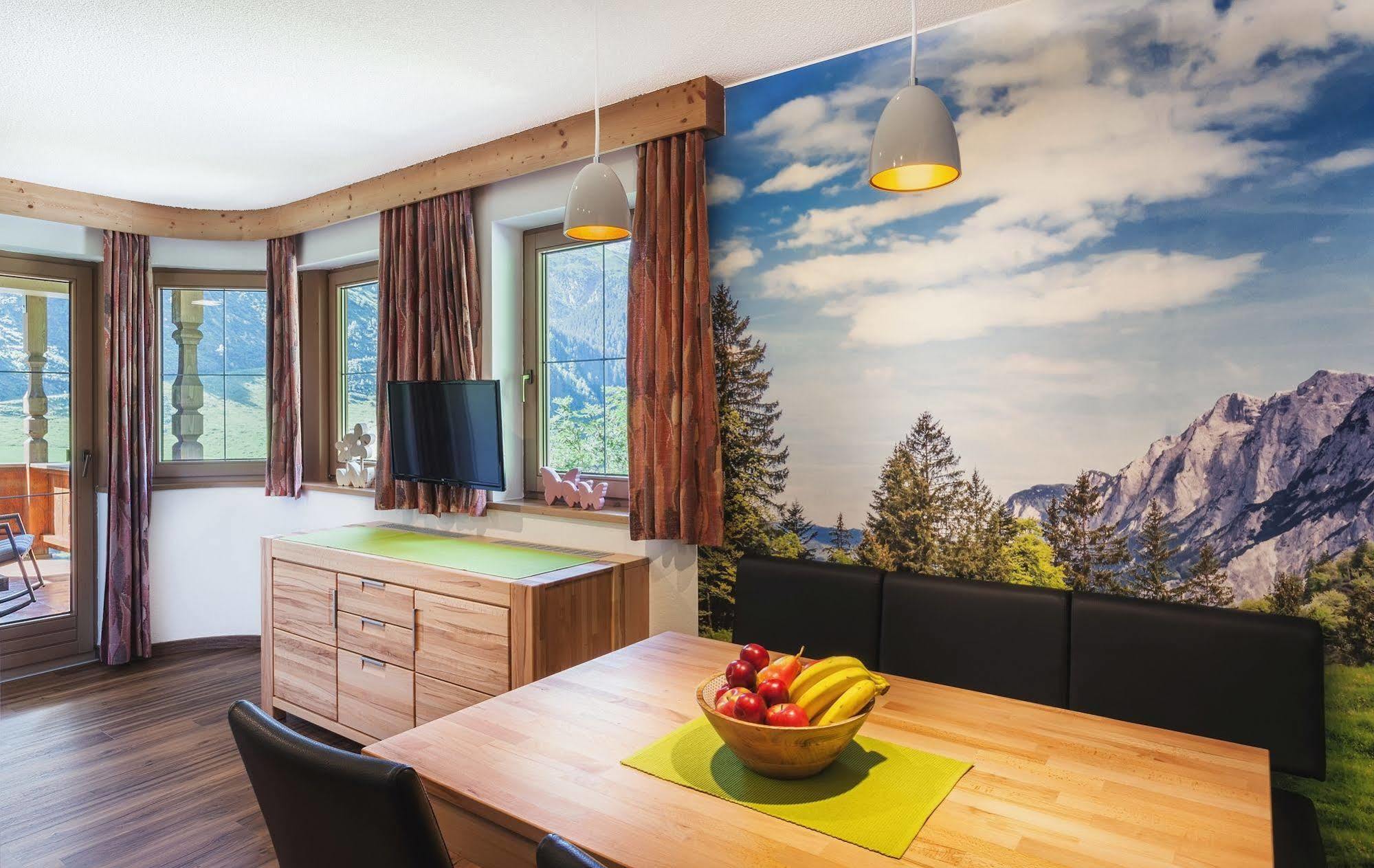 Hotel Haus Windegg Tux Esterno foto