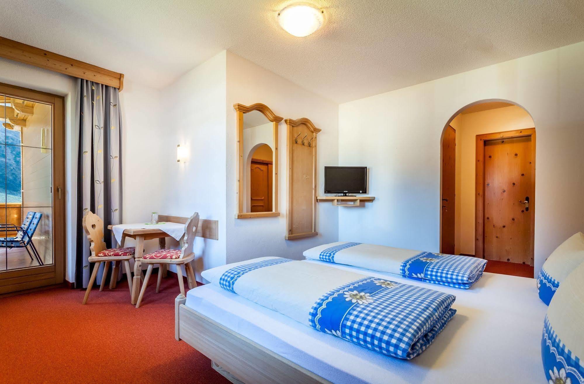 Hotel Haus Windegg Tux Esterno foto