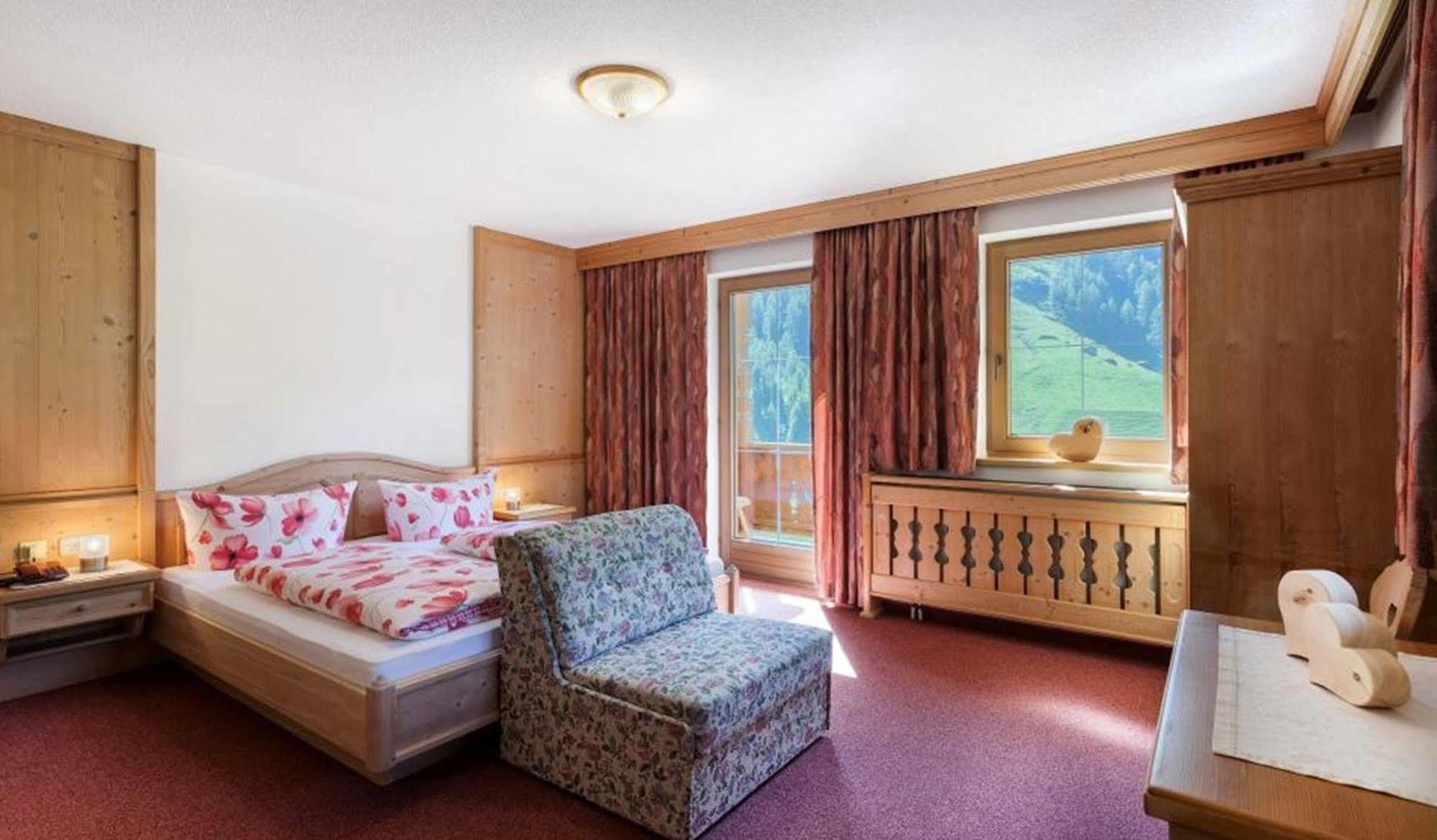 Hotel Haus Windegg Tux Esterno foto